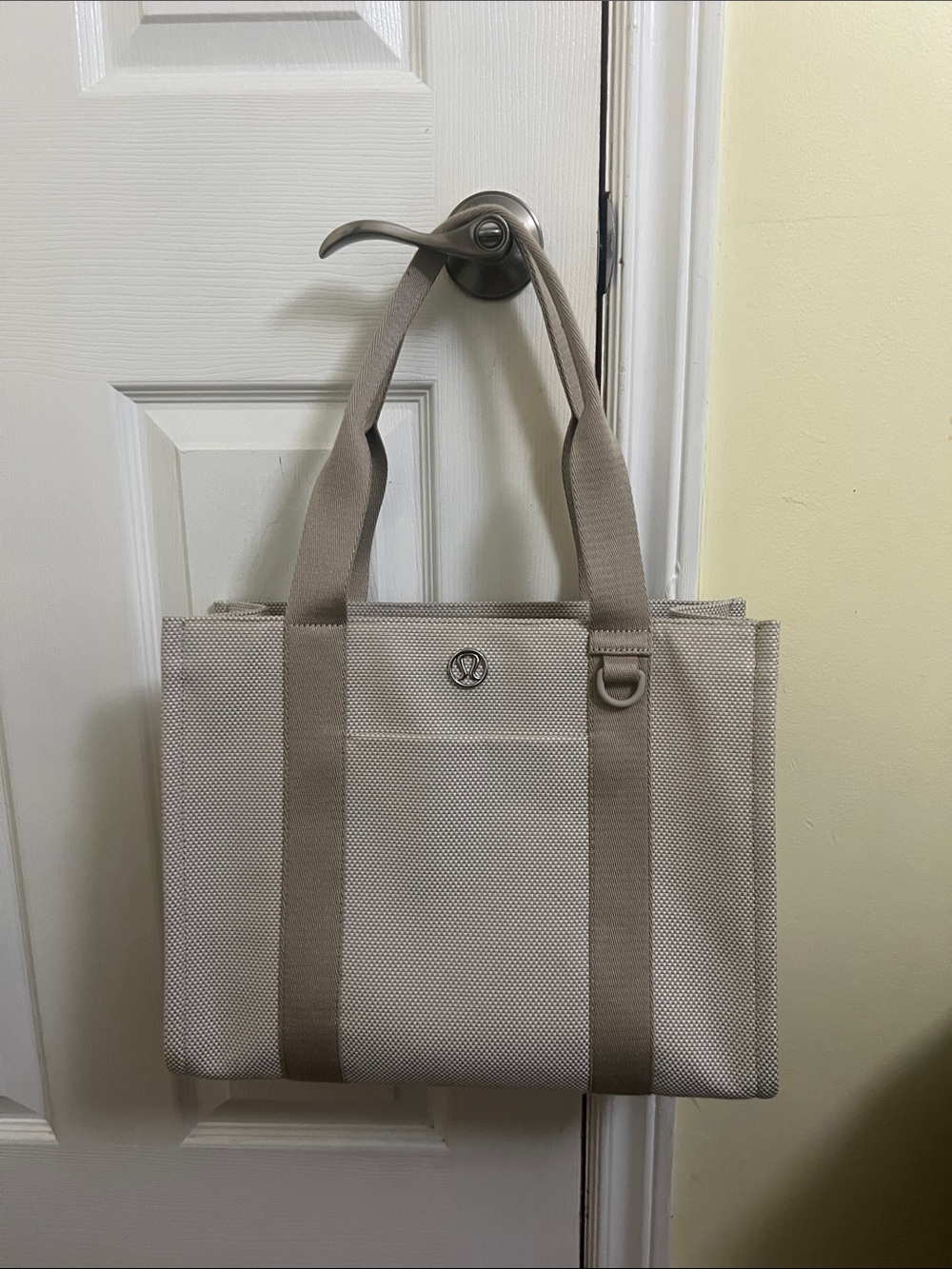 lululemon athletica Beige 10 L Tote Bag